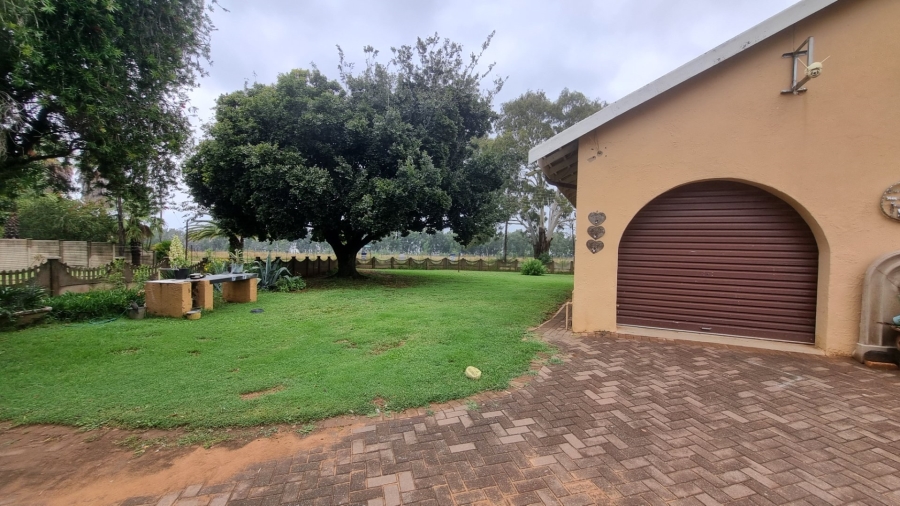 4 Bedroom Property for Sale in Deneysville Free State